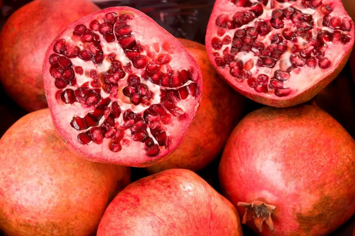 Pomegranate fruits with high sugar