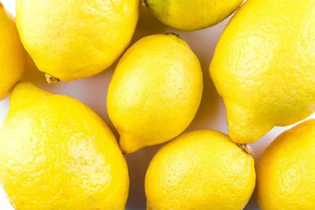 Lemon yellow fruits