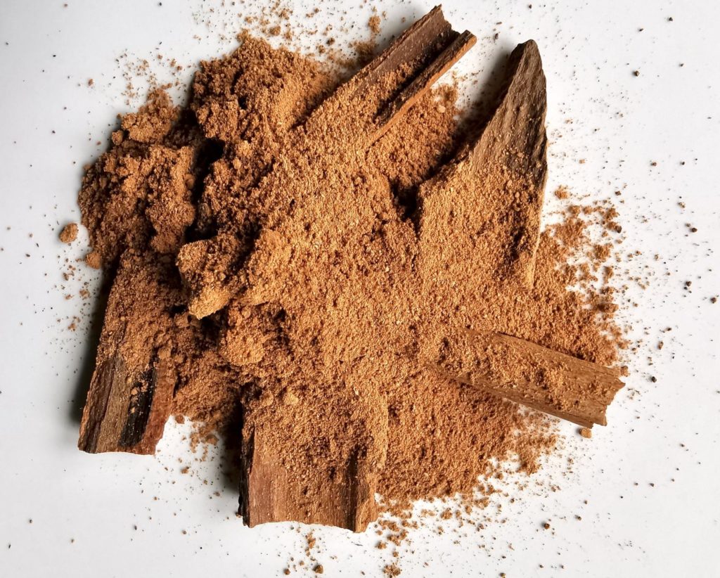 Cinnamon powder - little white things in plant soil 8 ways to get rid of pests